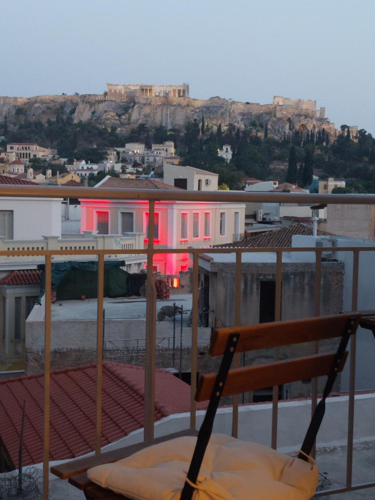 Luxury Apartment Overlooking The Citadel Of Tsakas Athen Exterior foto